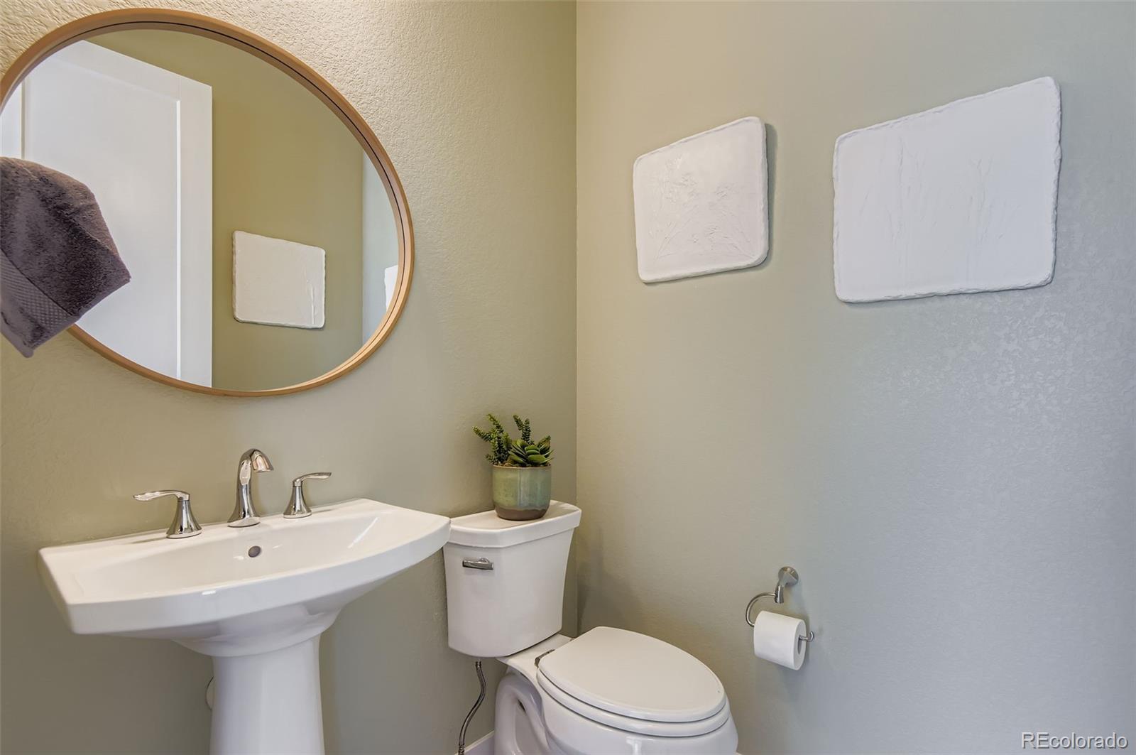 9457 Autumn Moon Avenue