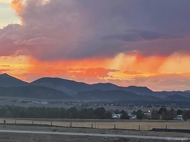 9457 Autumn Moon Avenue