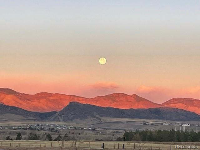 9457 Autumn Moon Avenue