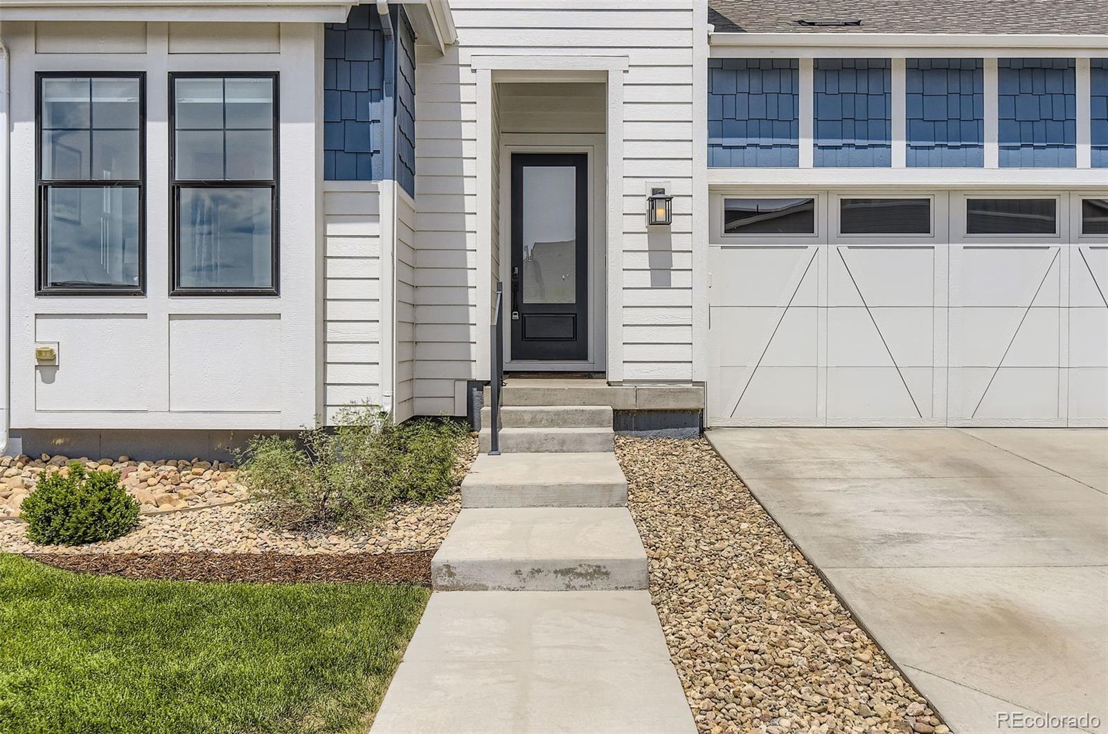 9457 Autumn Moon Avenue