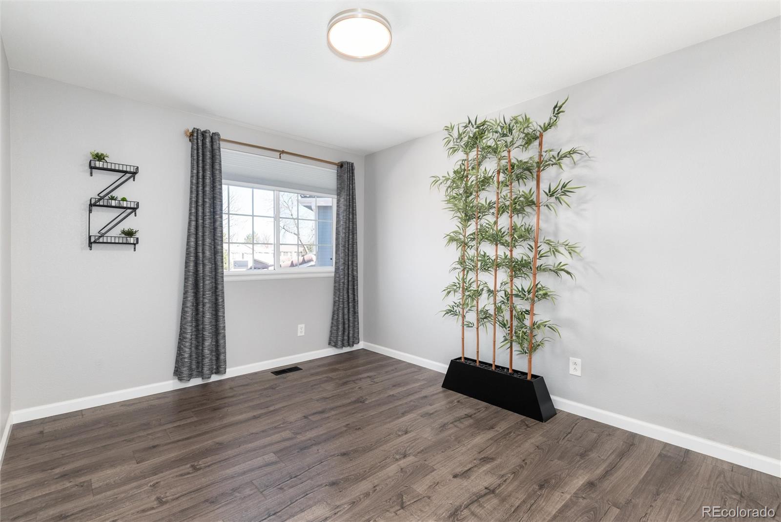 1494 Braewood Avenue