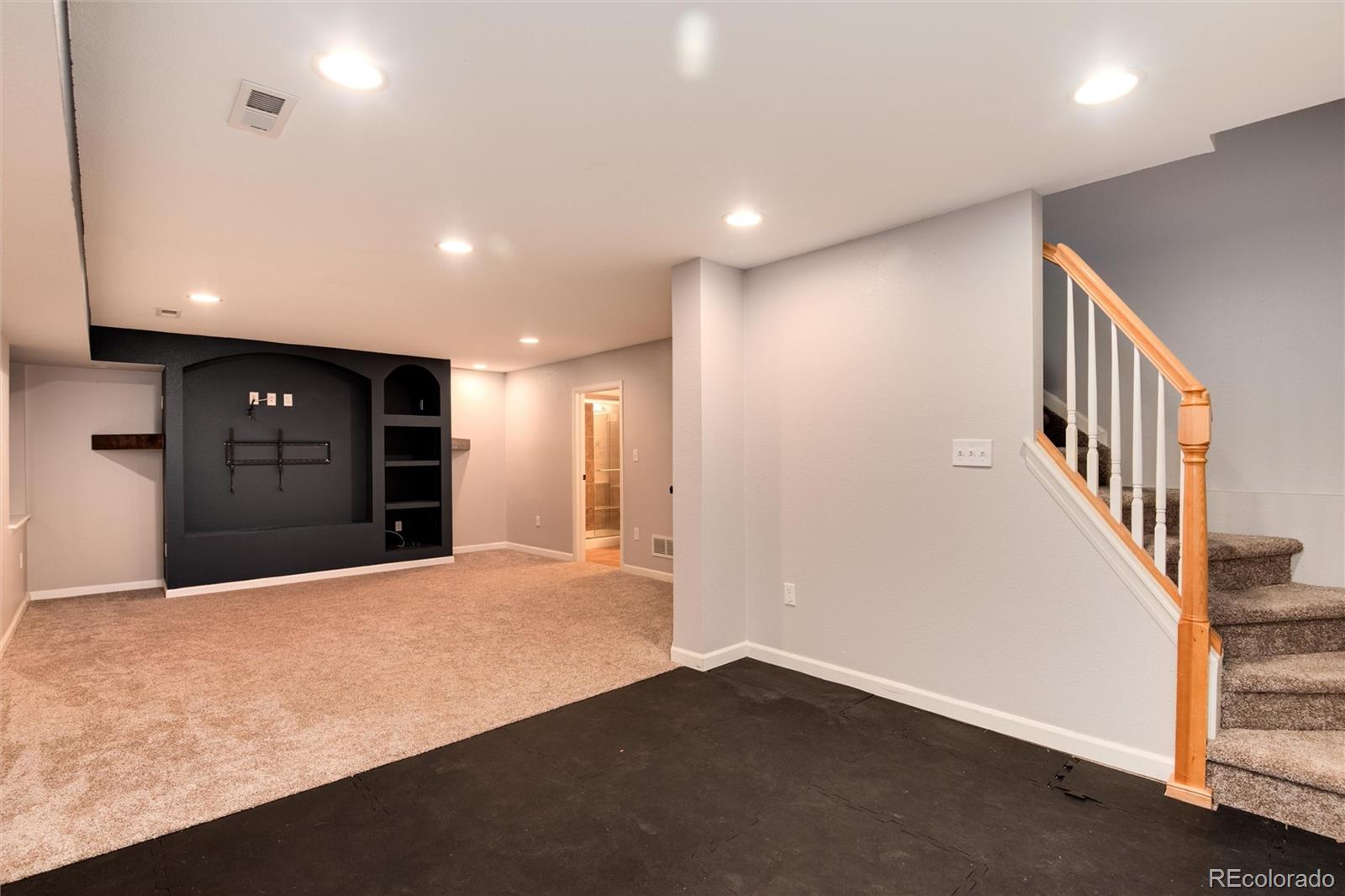 9866 Spring Hill Lane