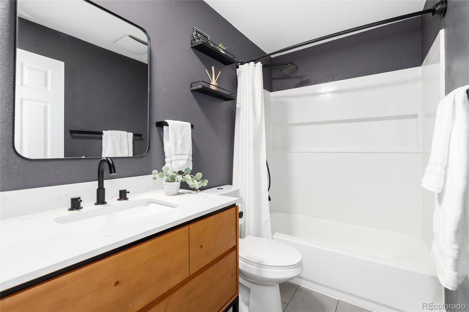 5819 W Elmhurst Drive