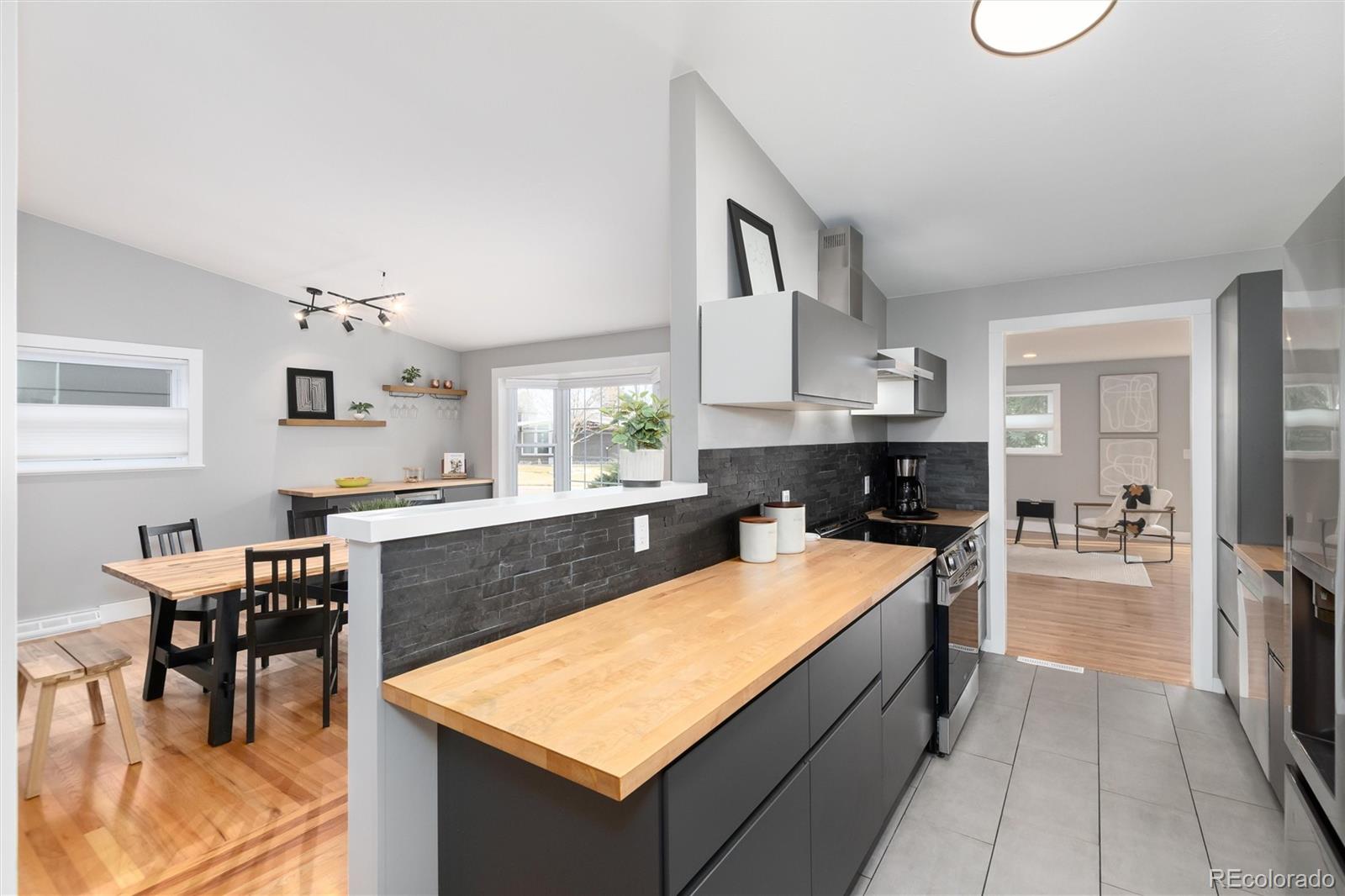 5819 W Elmhurst Drive