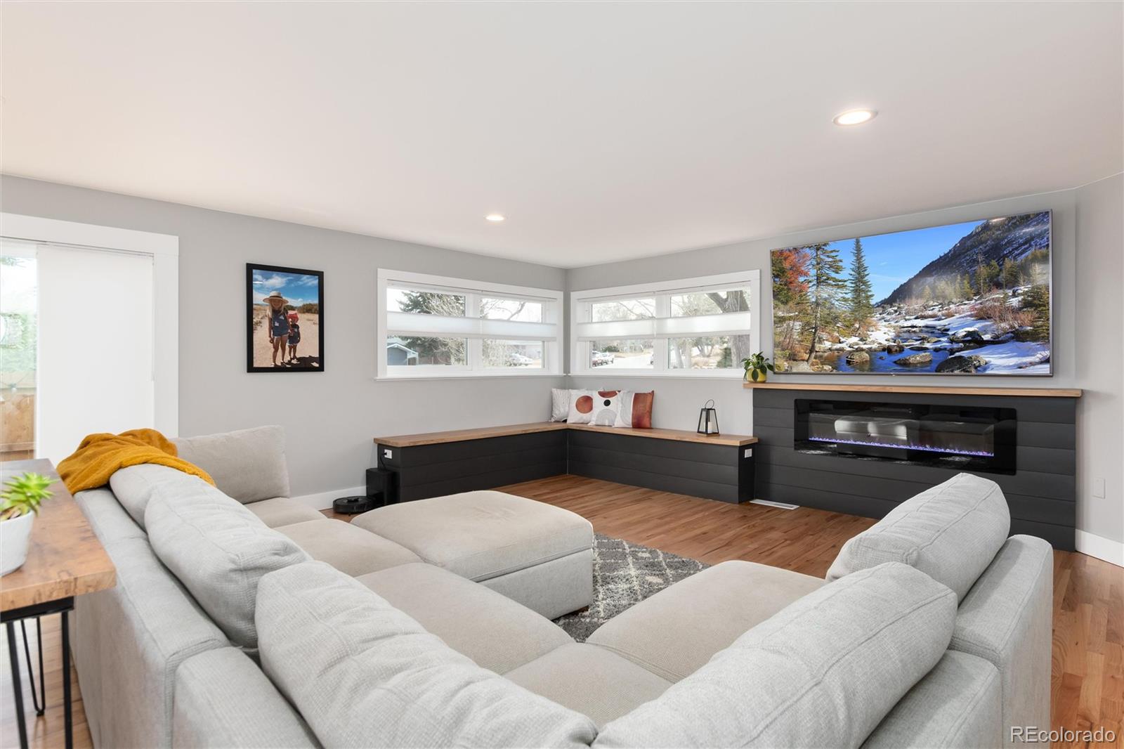 5819 W Elmhurst Drive