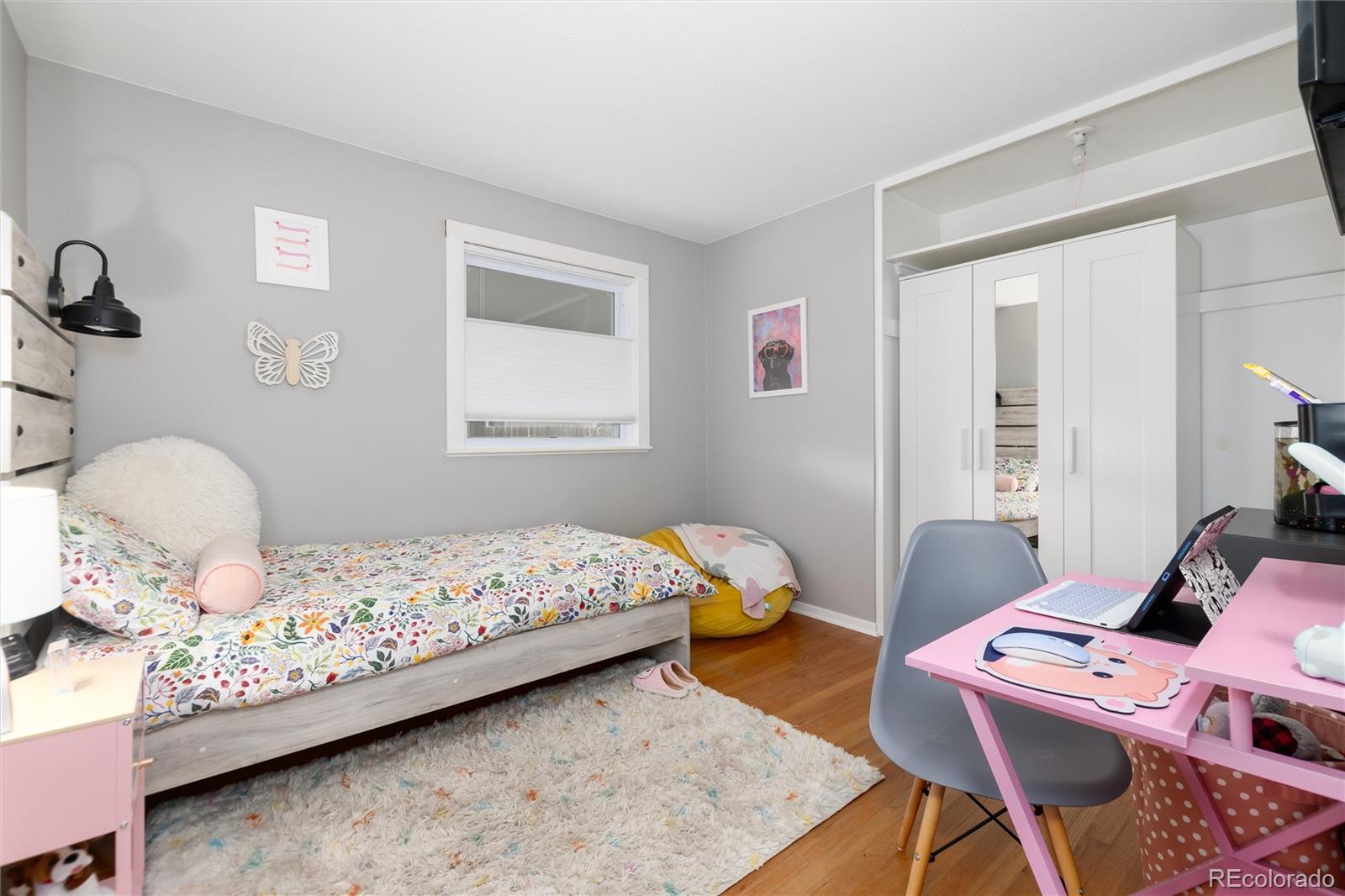 5819 W Elmhurst Drive