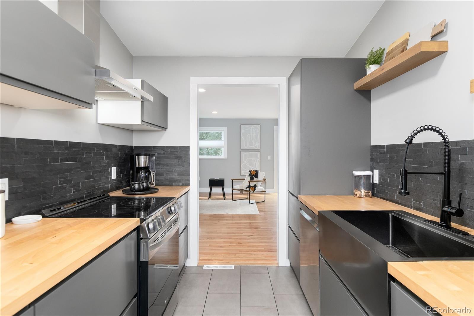 5819 W Elmhurst Drive