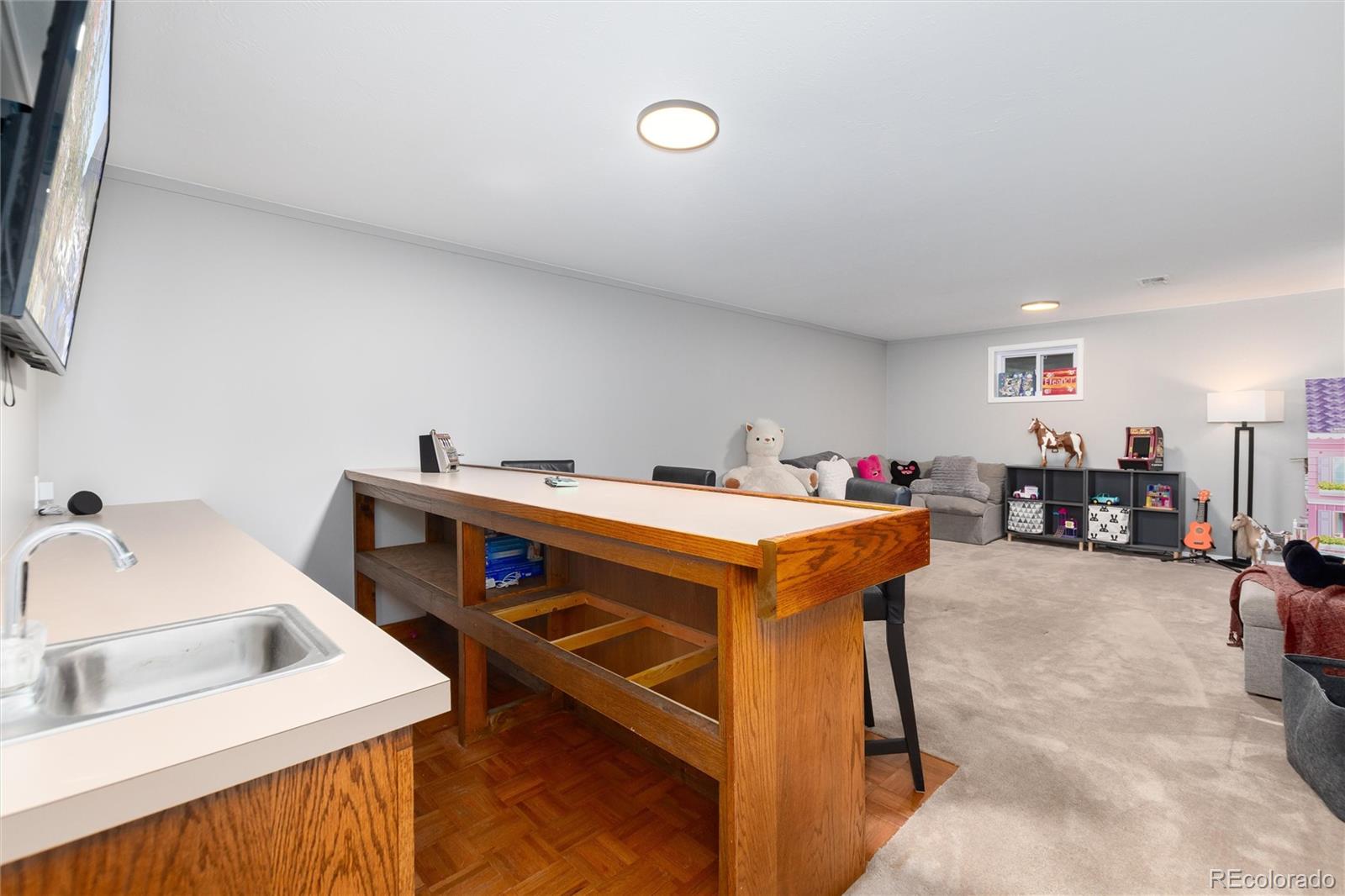 5819 W Elmhurst Drive