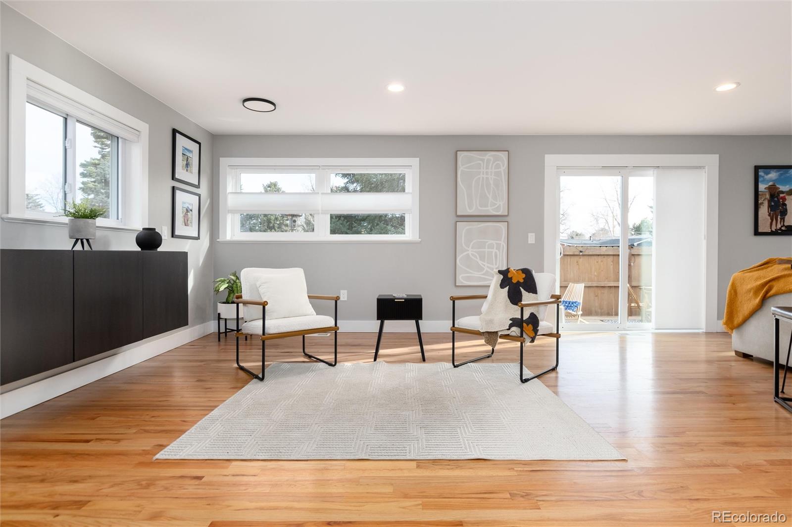 5819 W Elmhurst Drive