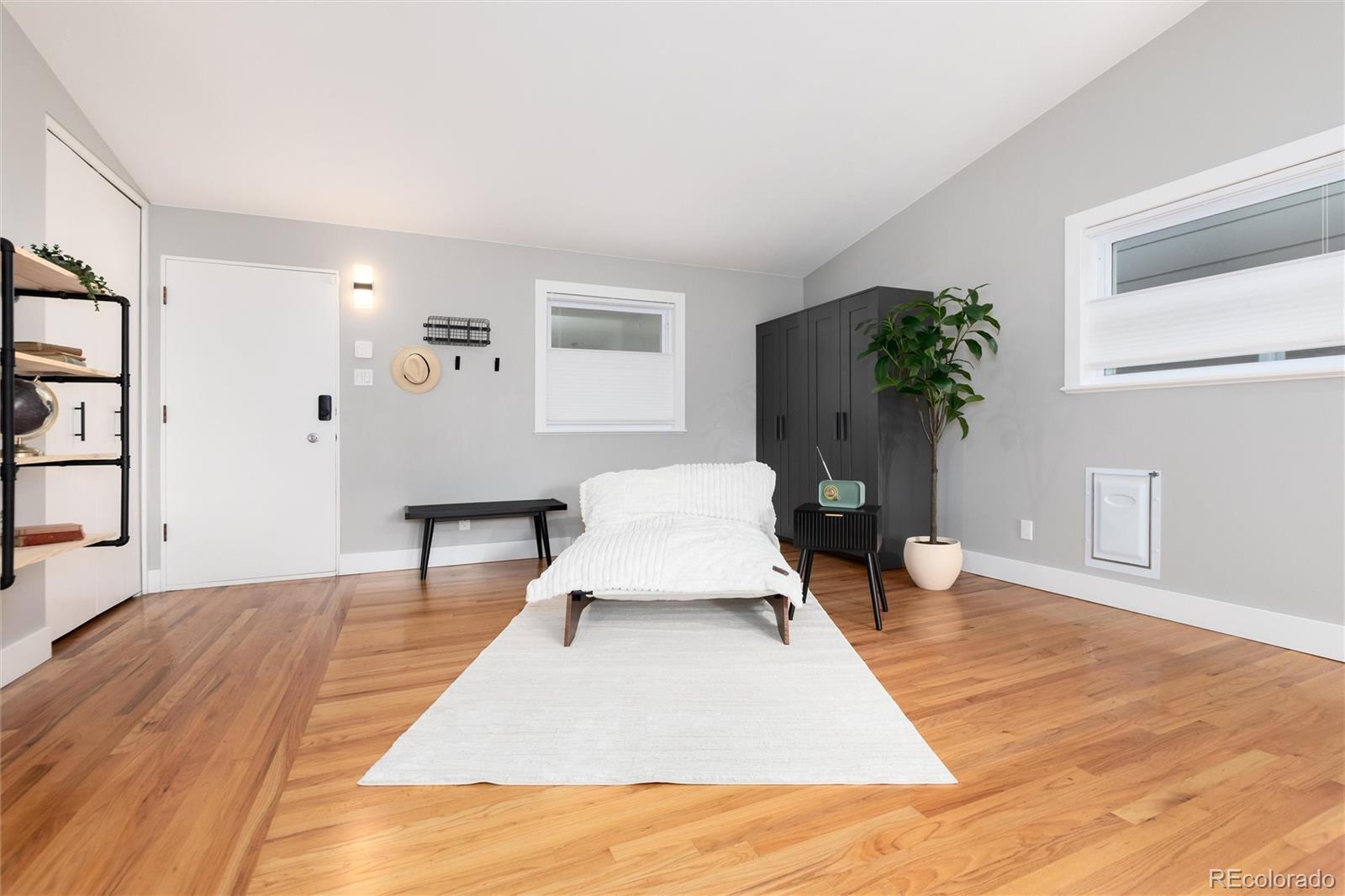 5819 W Elmhurst Drive