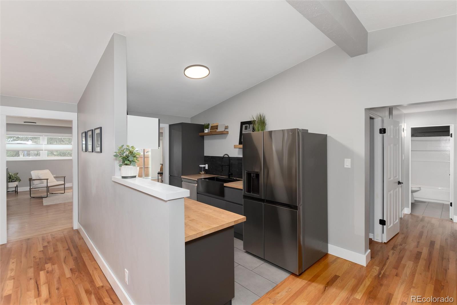 5819 W Elmhurst Drive