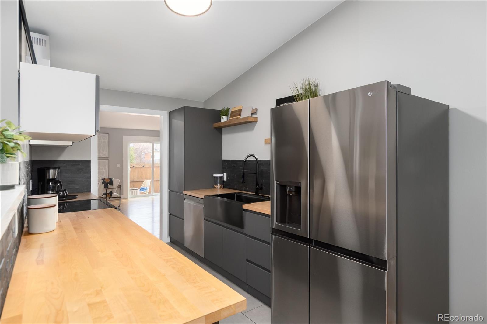 5819 W Elmhurst Drive