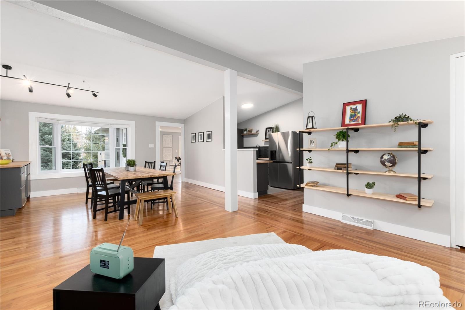 5819 W Elmhurst Drive