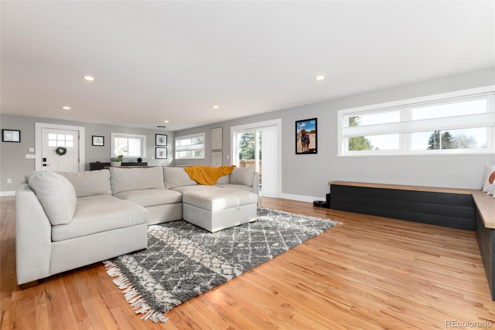 5819 W Elmhurst Drive