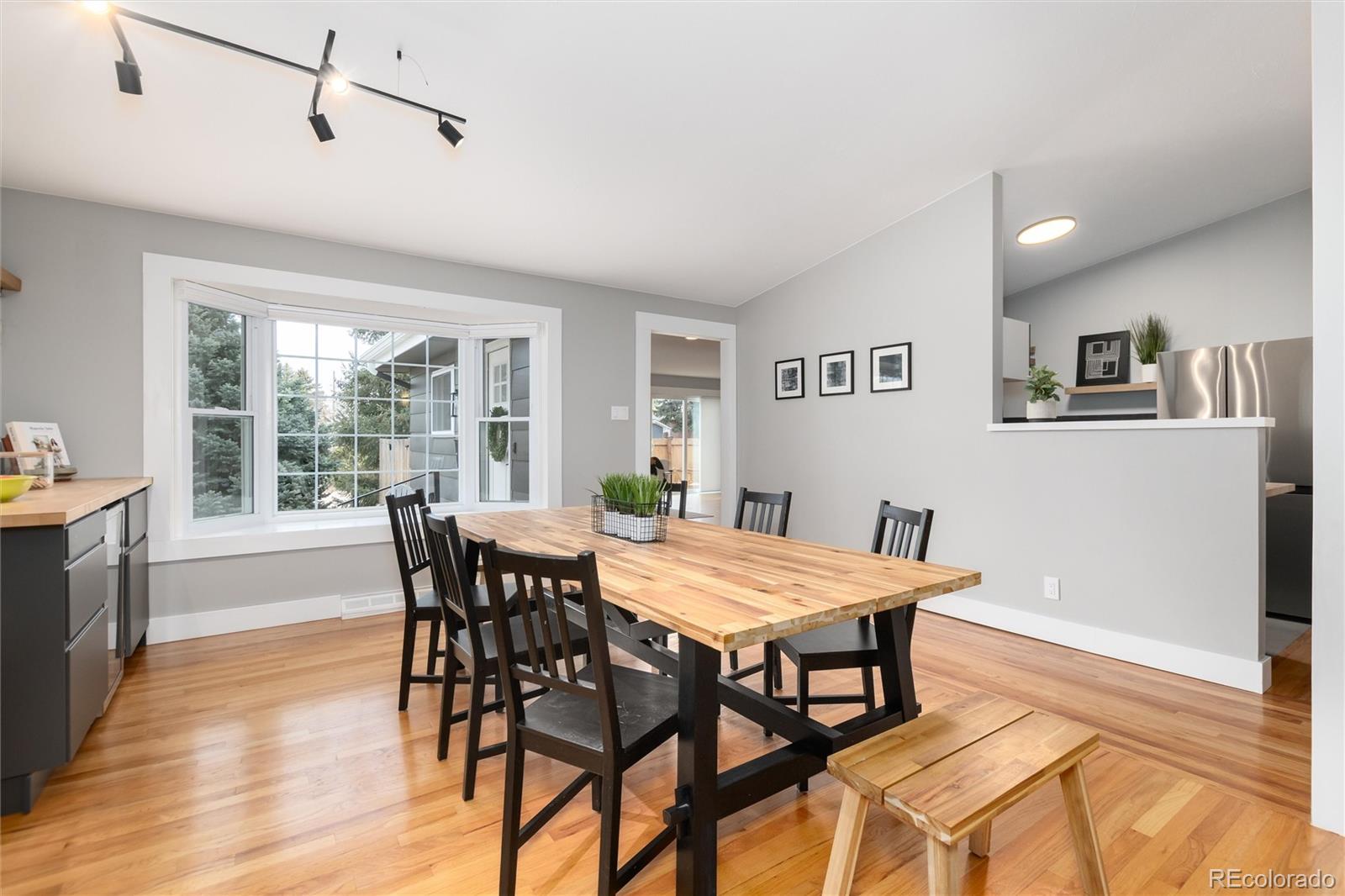 5819 W Elmhurst Drive