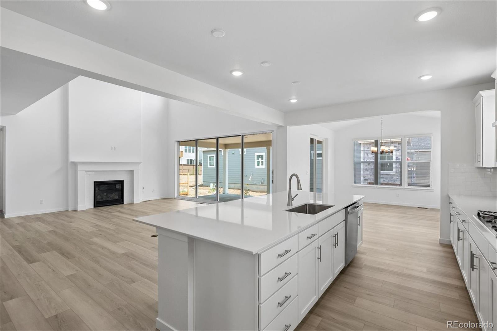 9218 Gold Lace Place