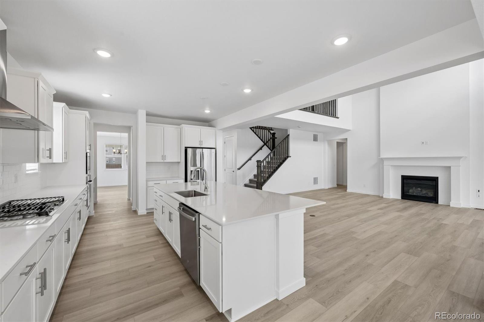 9218 Gold Lace Place