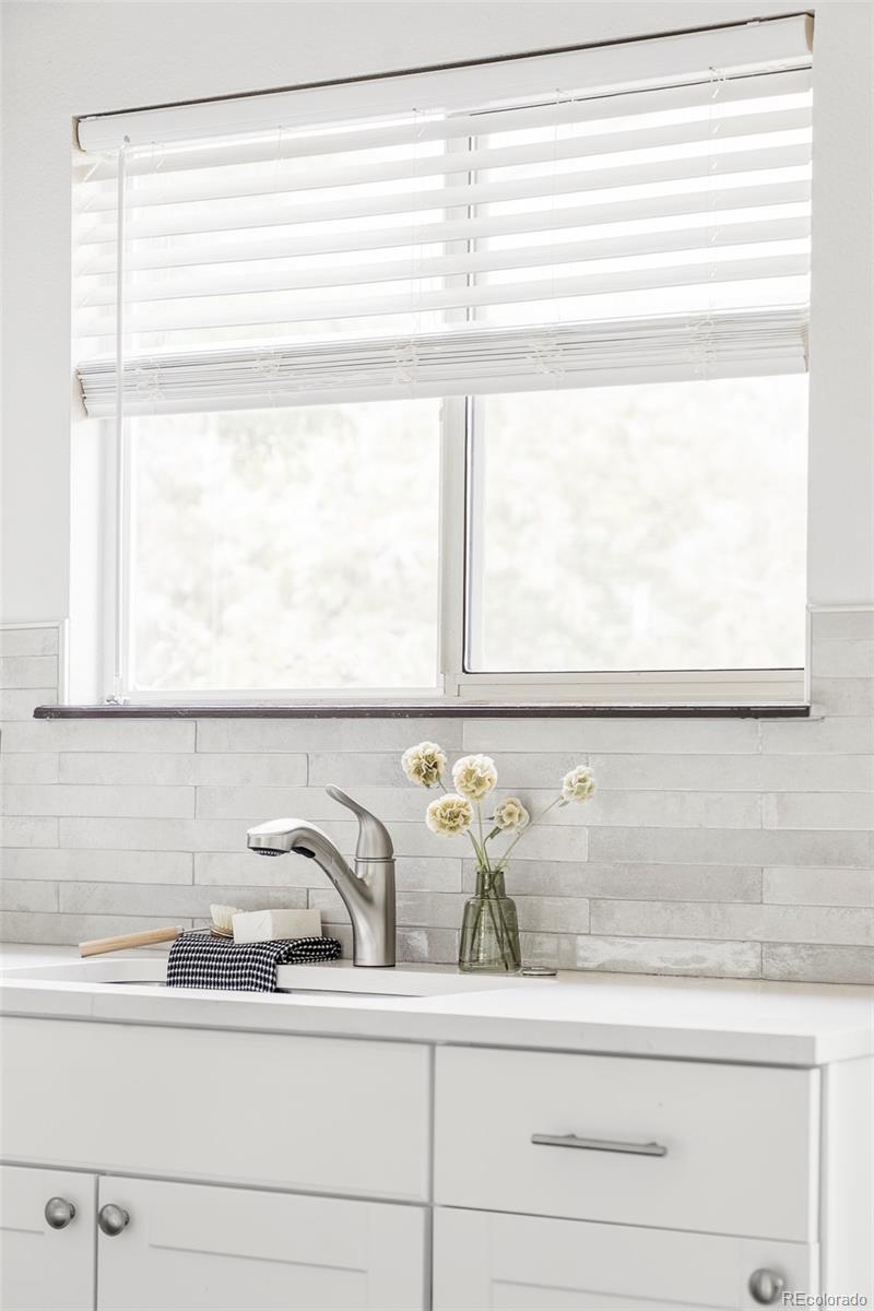 10433 Hyacinth Place