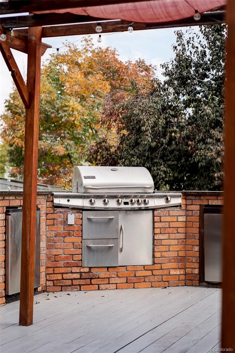 10433 Hyacinth Place