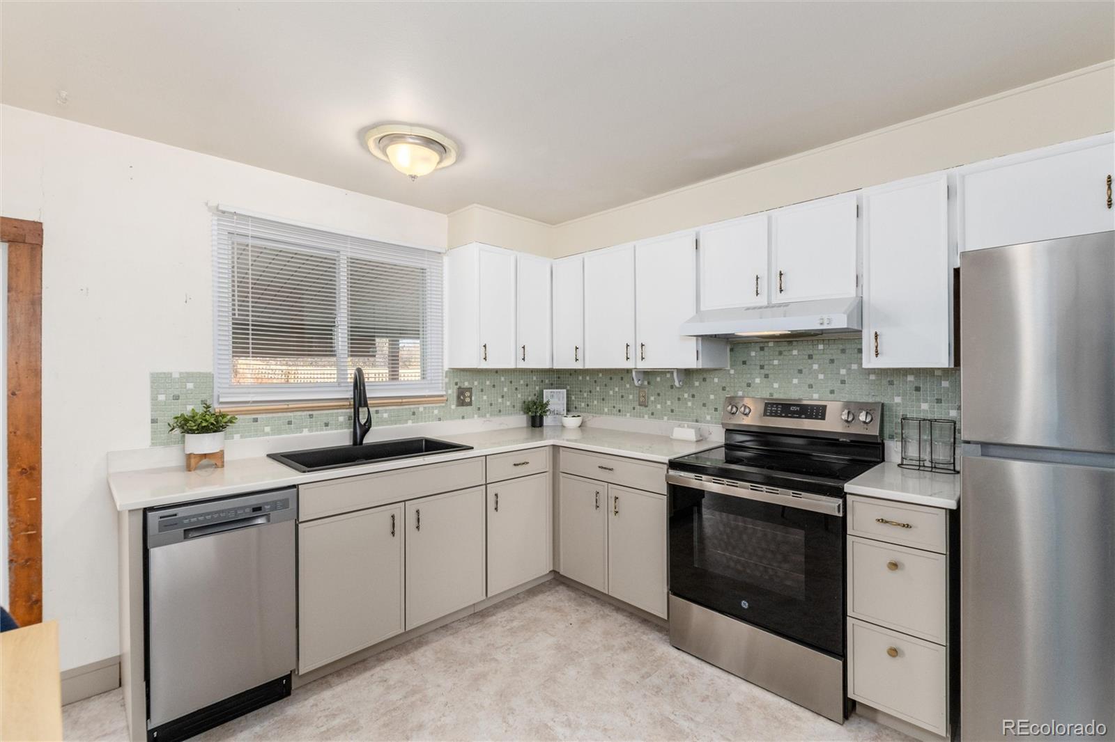 13603 E Dakota Place