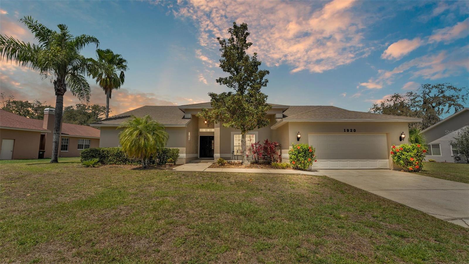 1920 FARRINGTON DR