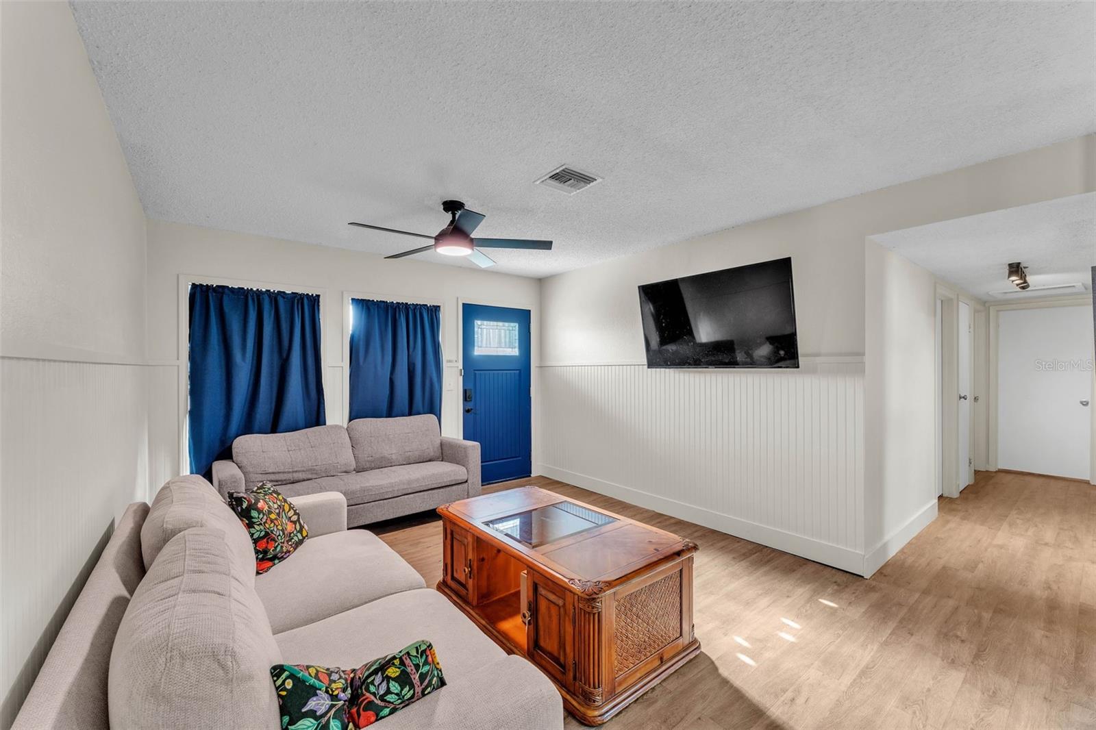 2705 N MARTHA AVE