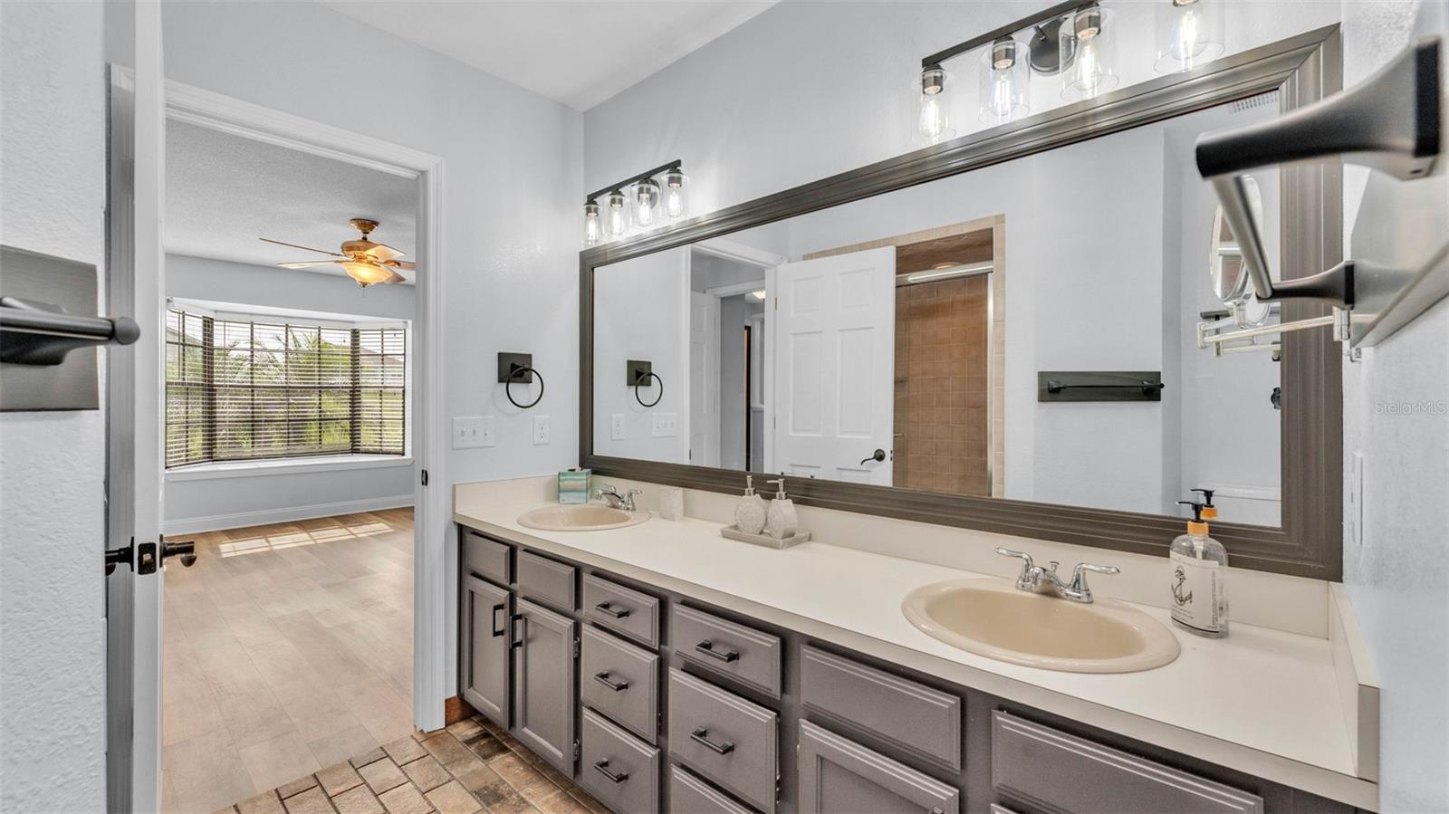 118 CALOOSA DR