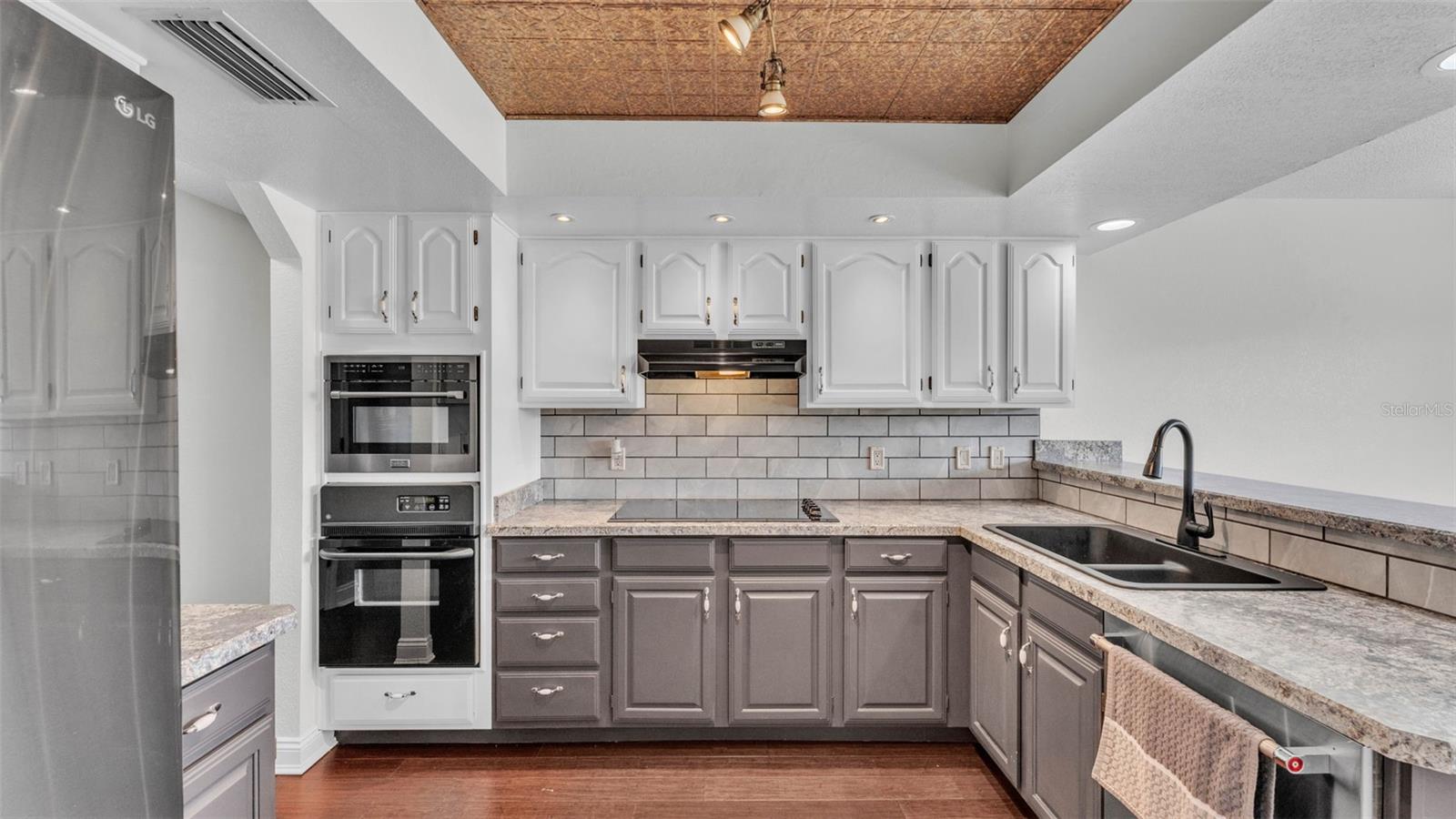 118 CALOOSA DR