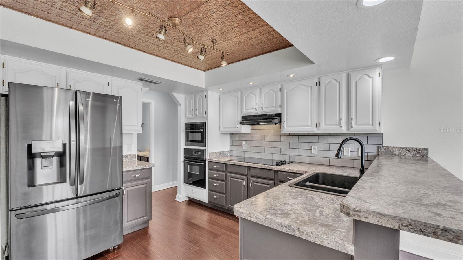 118 CALOOSA DR
