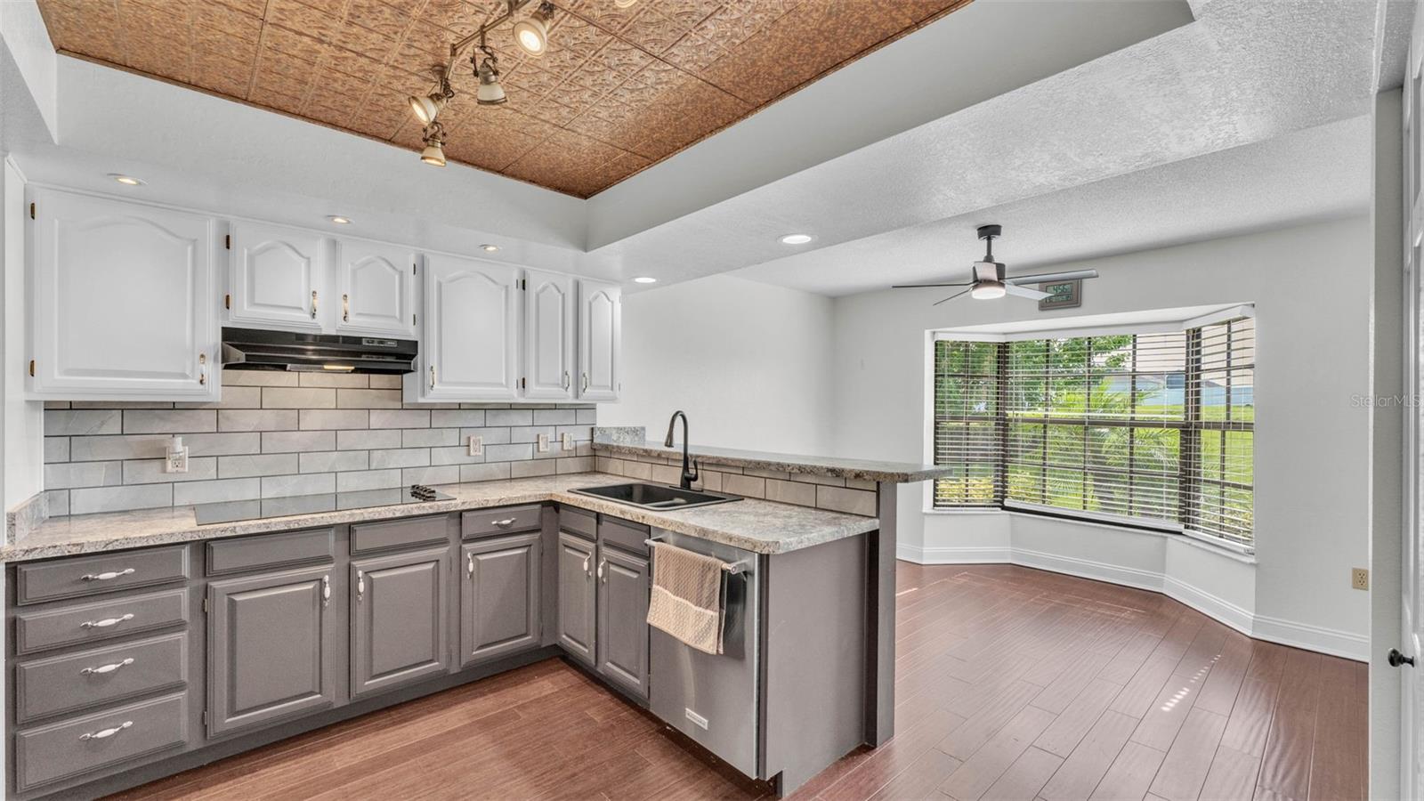 118 CALOOSA DR