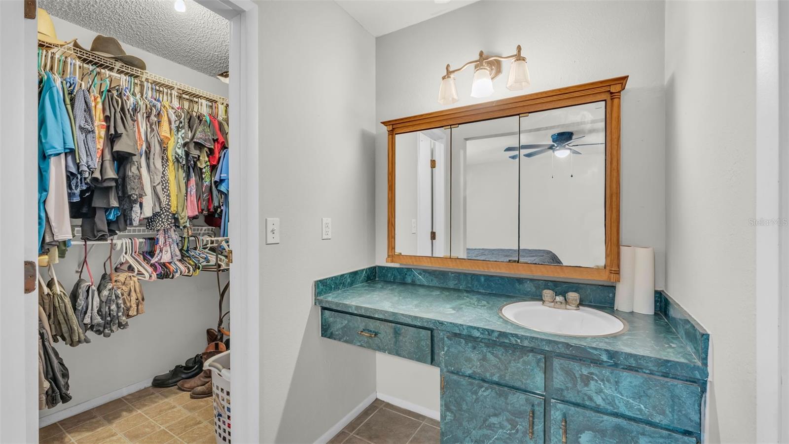 7424 HIGHLAND GROVE DR