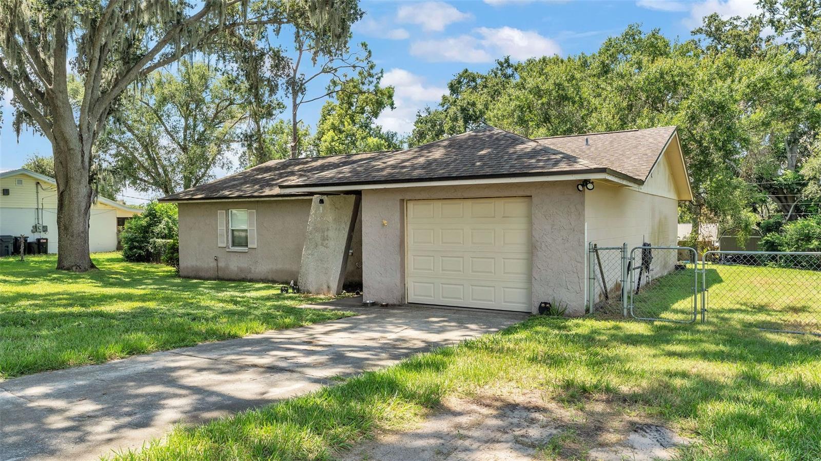 7424 HIGHLAND GROVE DR