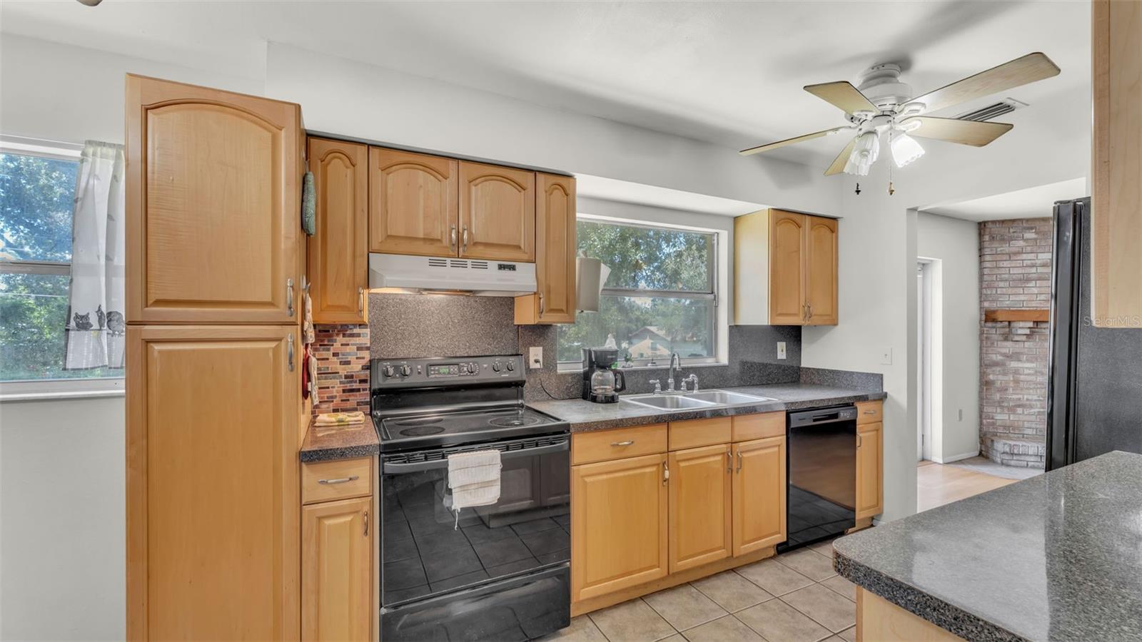 7424 HIGHLAND GROVE DR