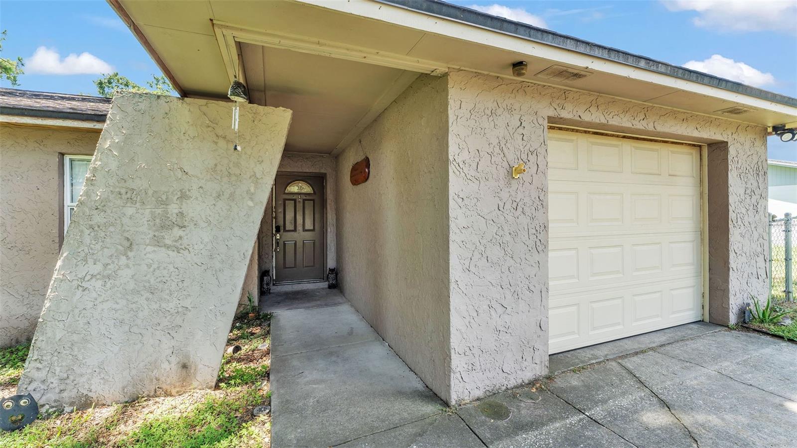 7424 HIGHLAND GROVE DR