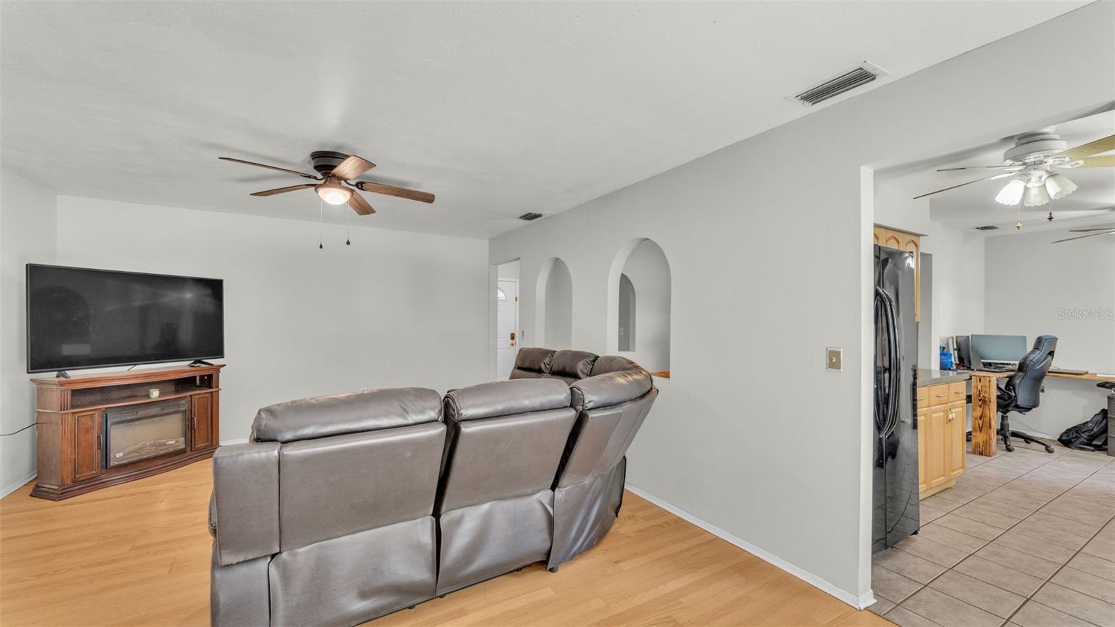 7424 HIGHLAND GROVE DR