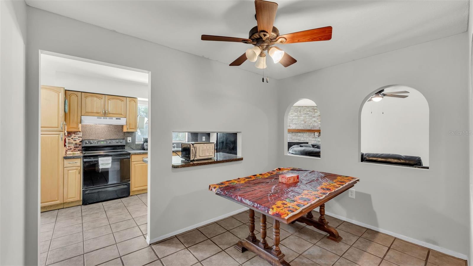 7424 HIGHLAND GROVE DR