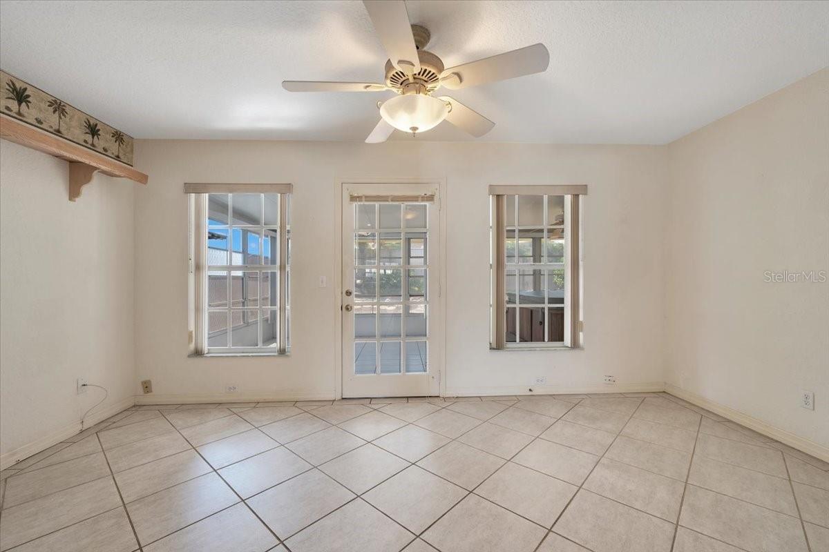 620 CRYSTALS BLVD