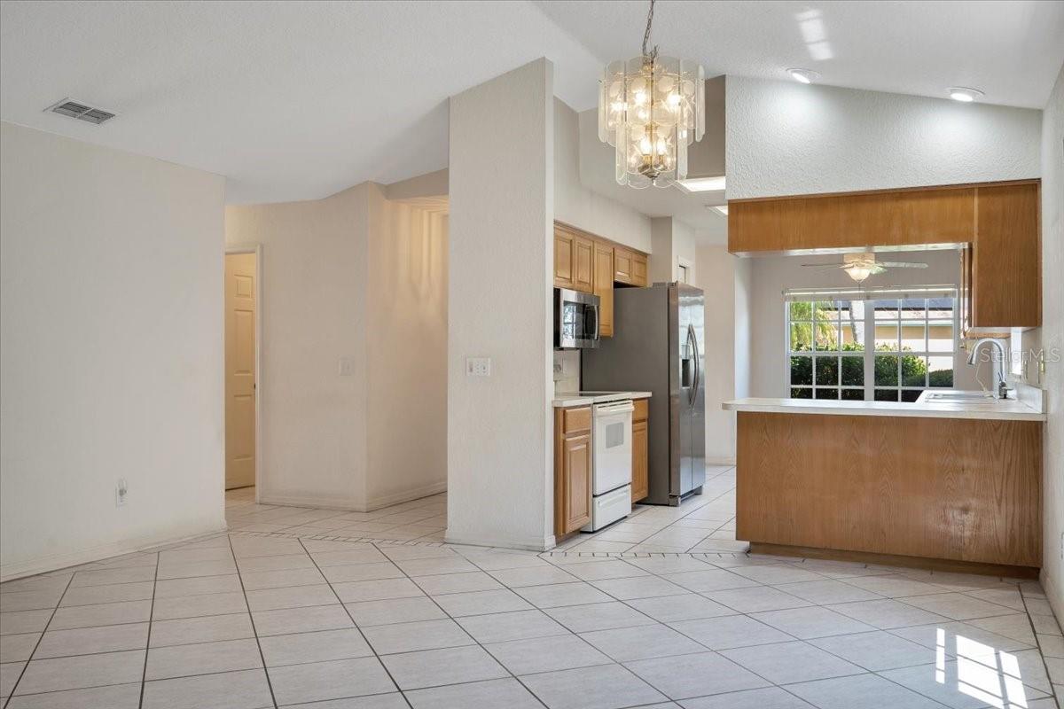 620 CRYSTALS BLVD