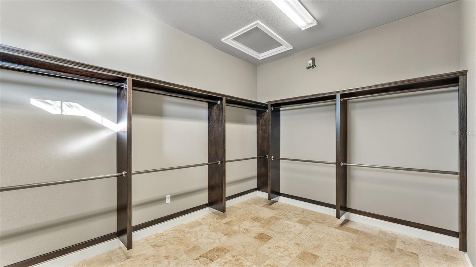 2945 SADDLE RIDGE LN