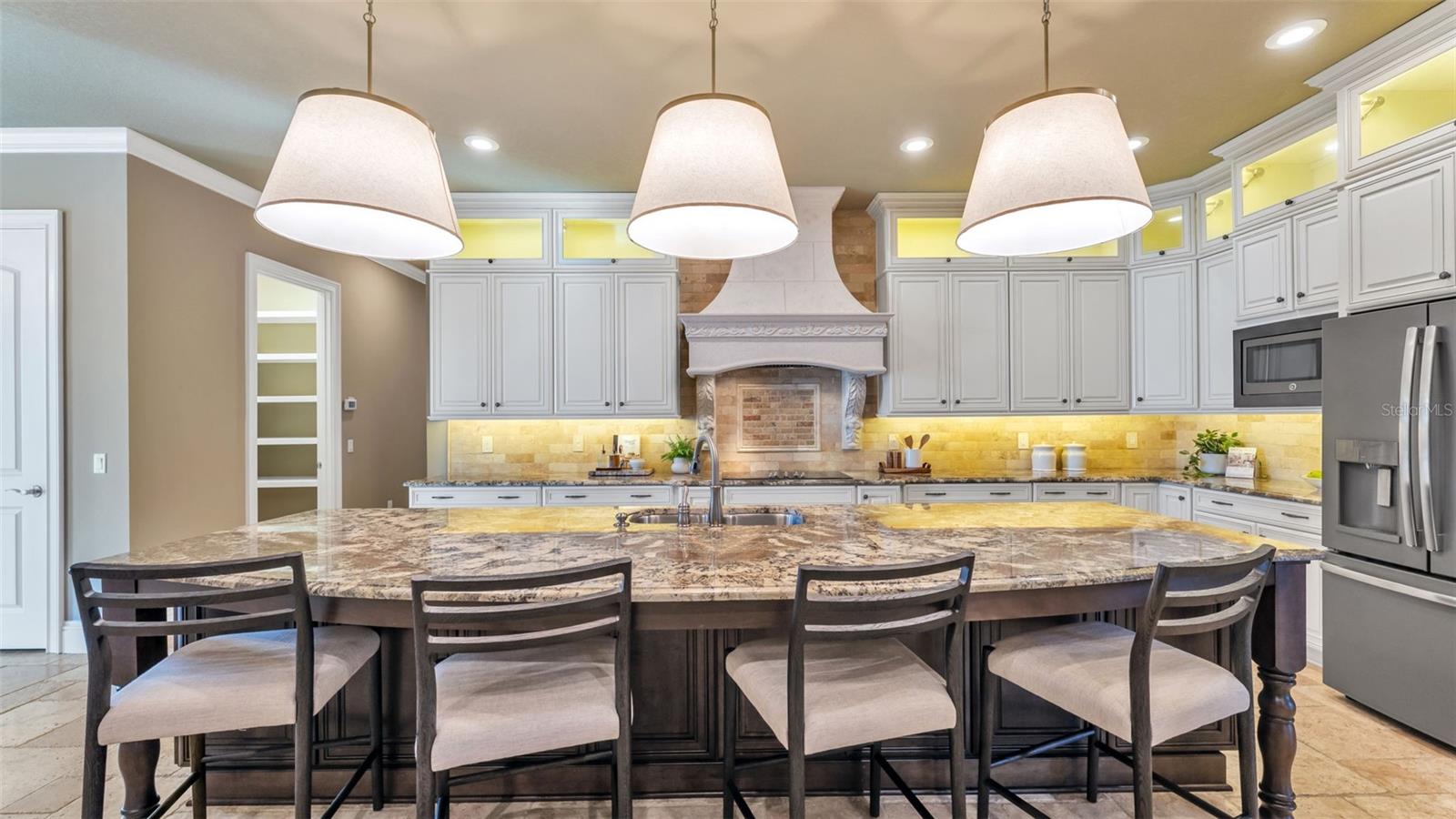 2945 SADDLE RIDGE LN