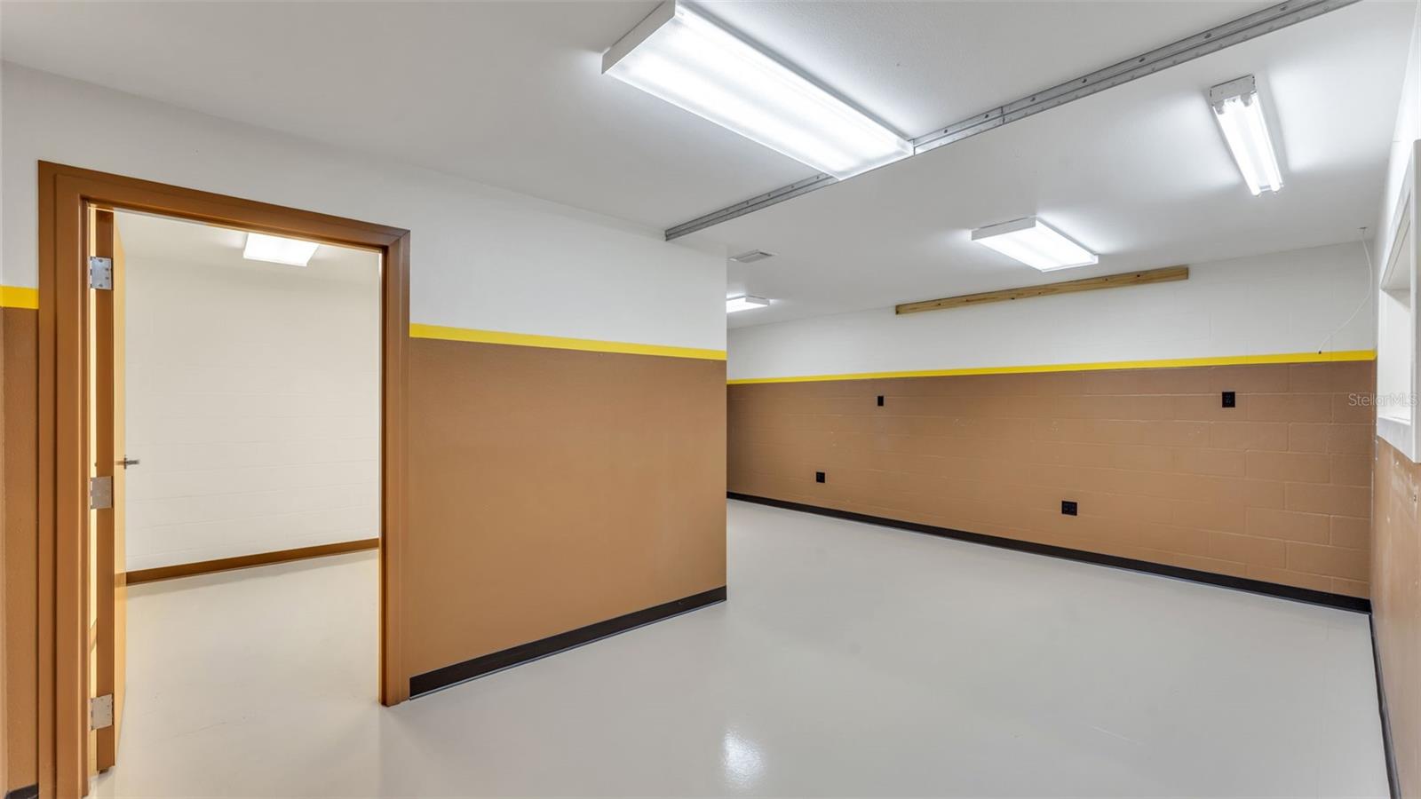 2945 SADDLE RIDGE LN