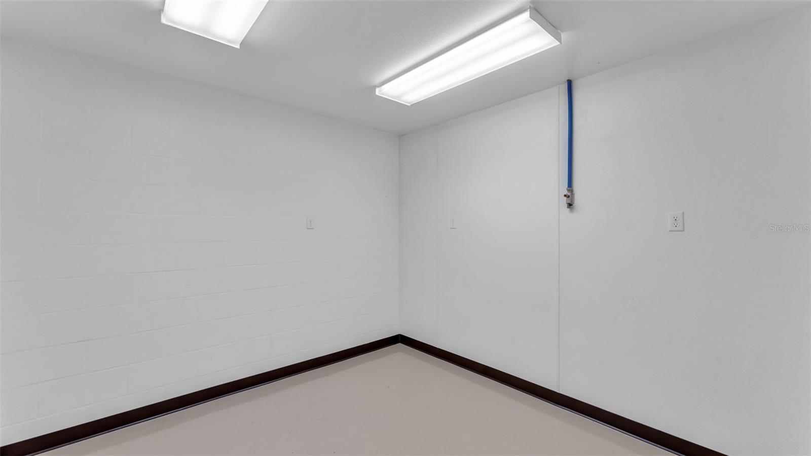 2945 SADDLE RIDGE LN