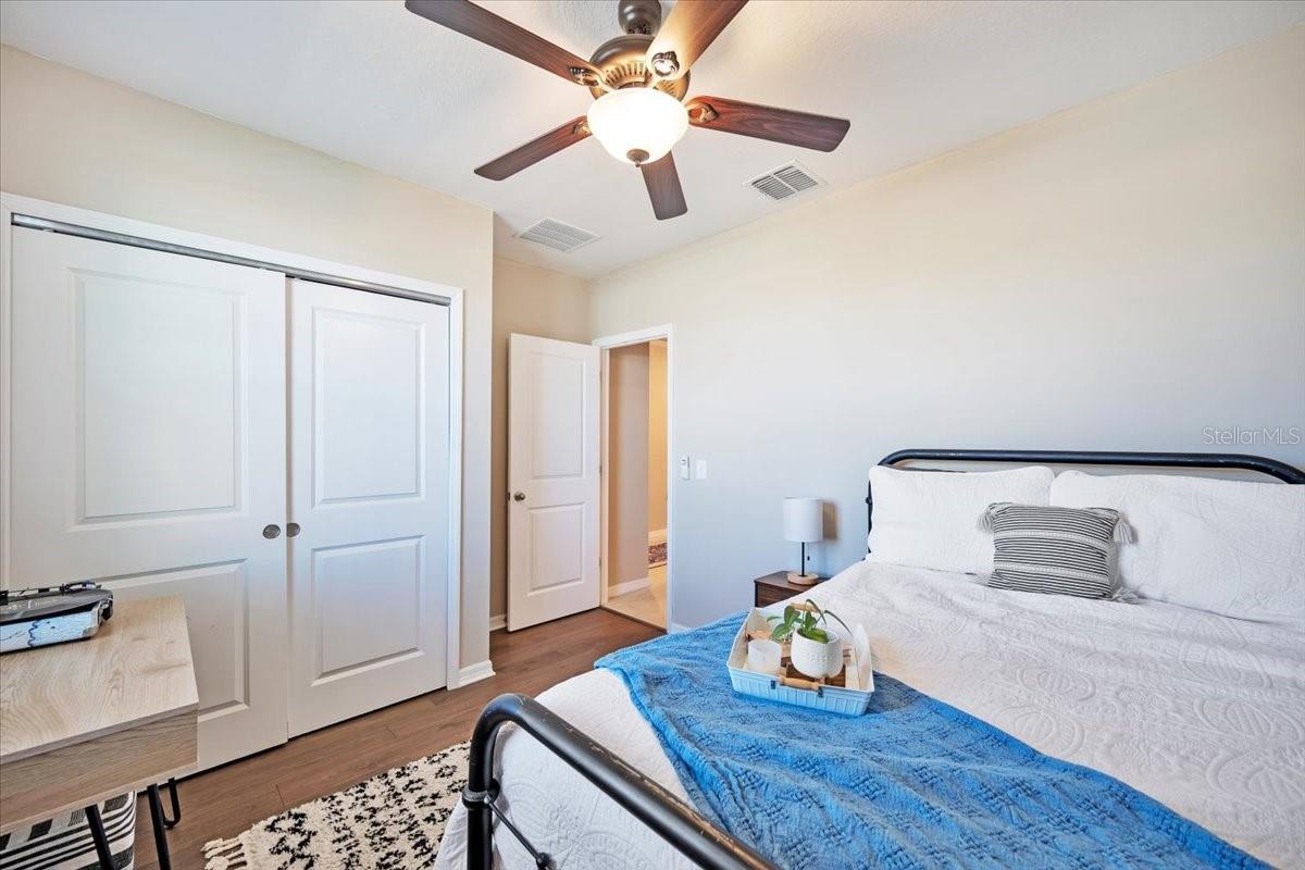 1006 OAK VALLEY DR
