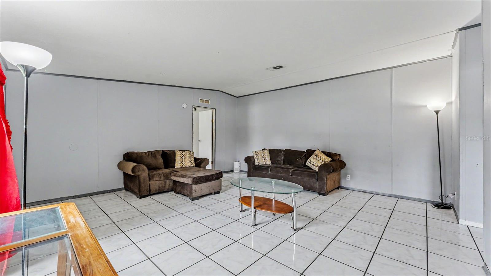 4736 WALNUT CIR S