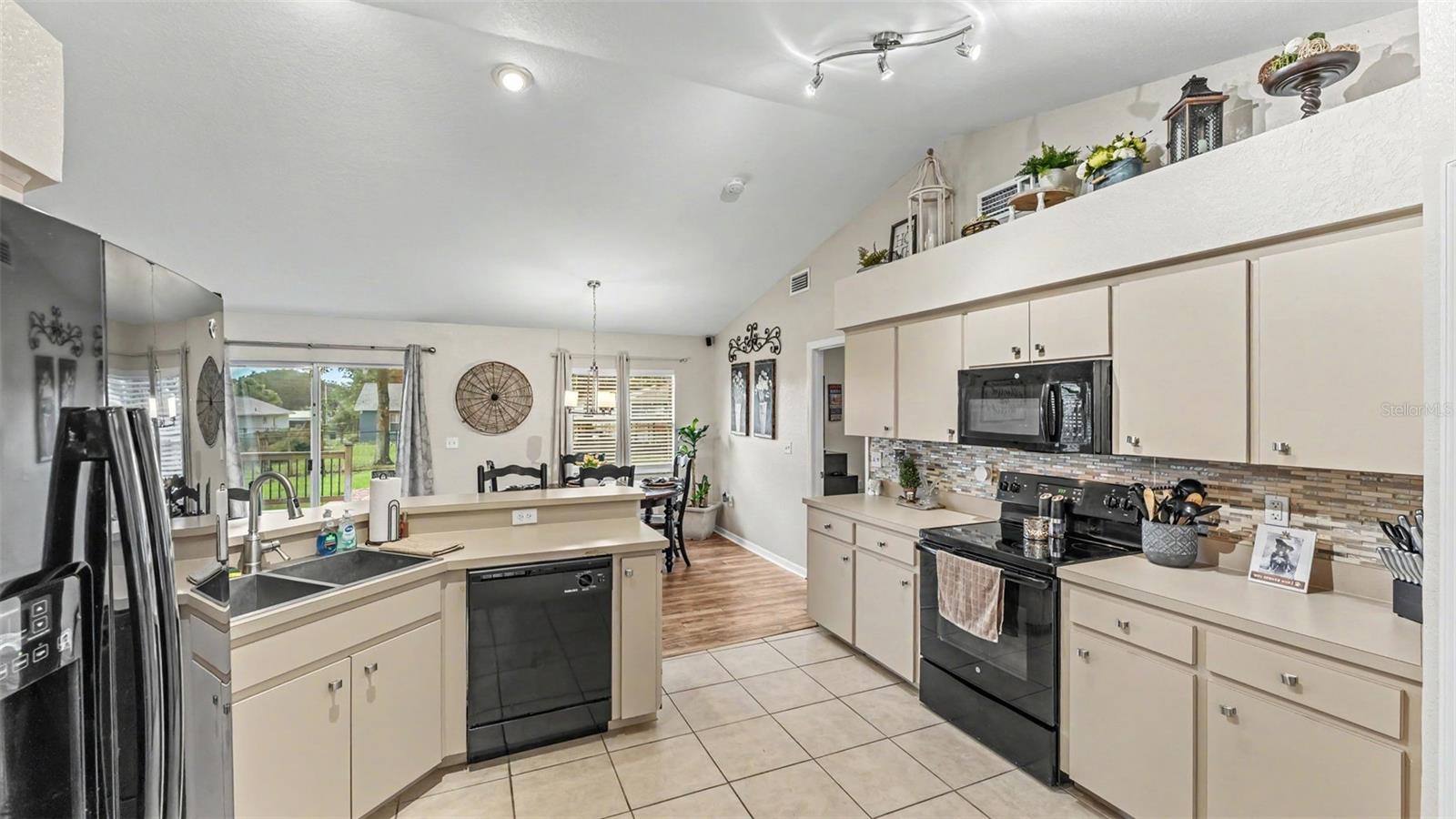 4169 MAYFAIR WAY
