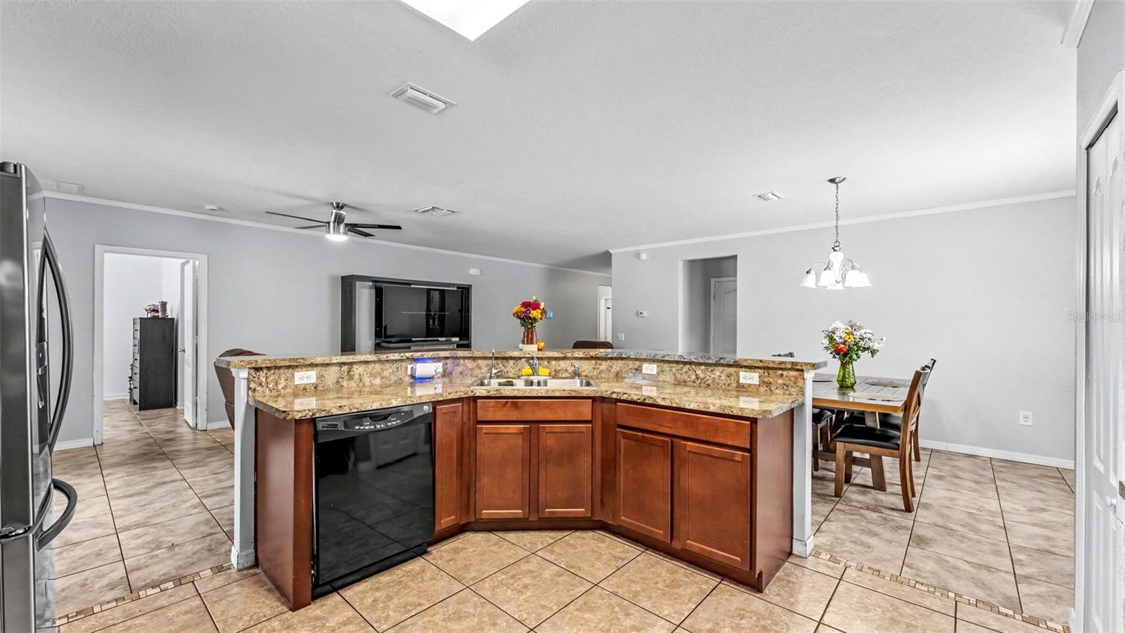 6774 GLENBROOK DR