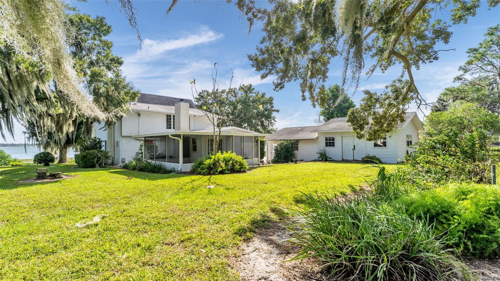 1542 LAKE ARIANA BLVD