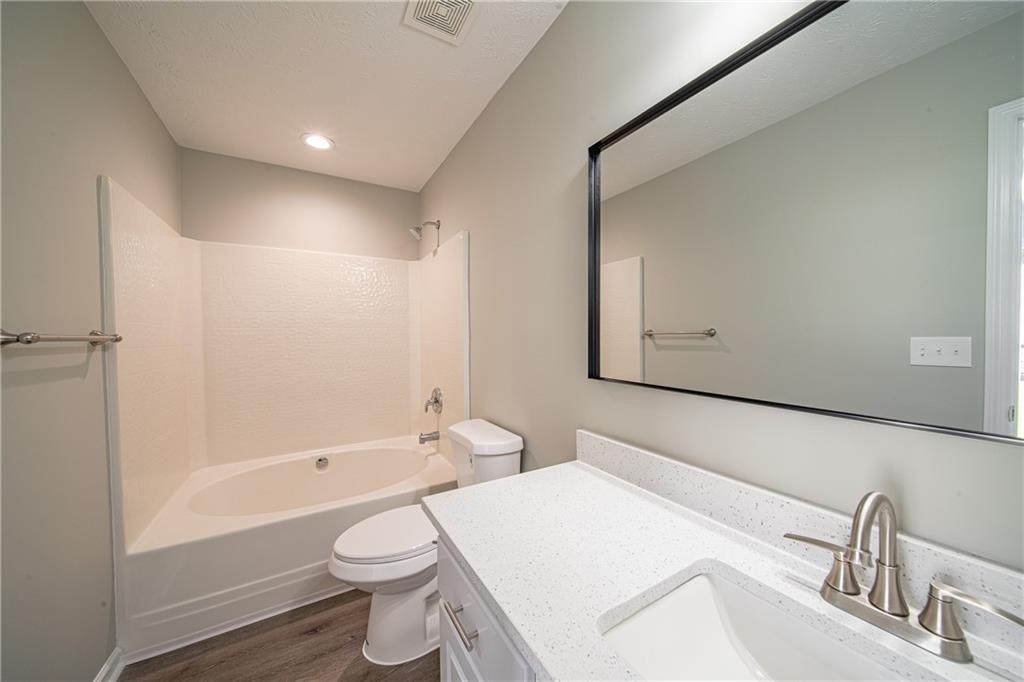 259 Lee Road 2066
