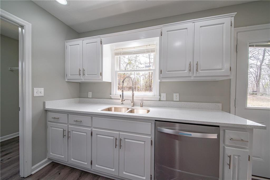 259 Lee Road 2066