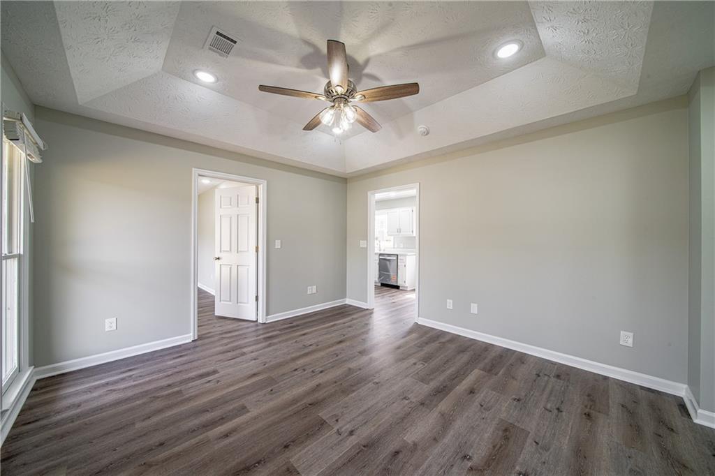 259 Lee Road 2066